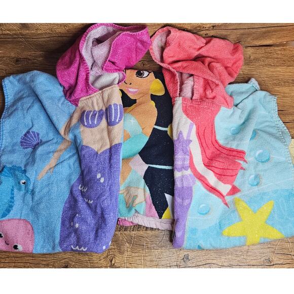 Three Princess Beach Towel Ariel Hooded Mermaid Summer Towel Cover up - Picture 1 of 5
